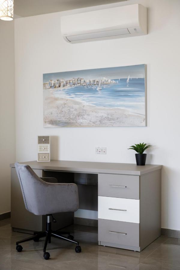 Hilltop Apartments - Stylish Comfort Living Close To The Sea, Bugibba St. Paul's Bay Exterior photo