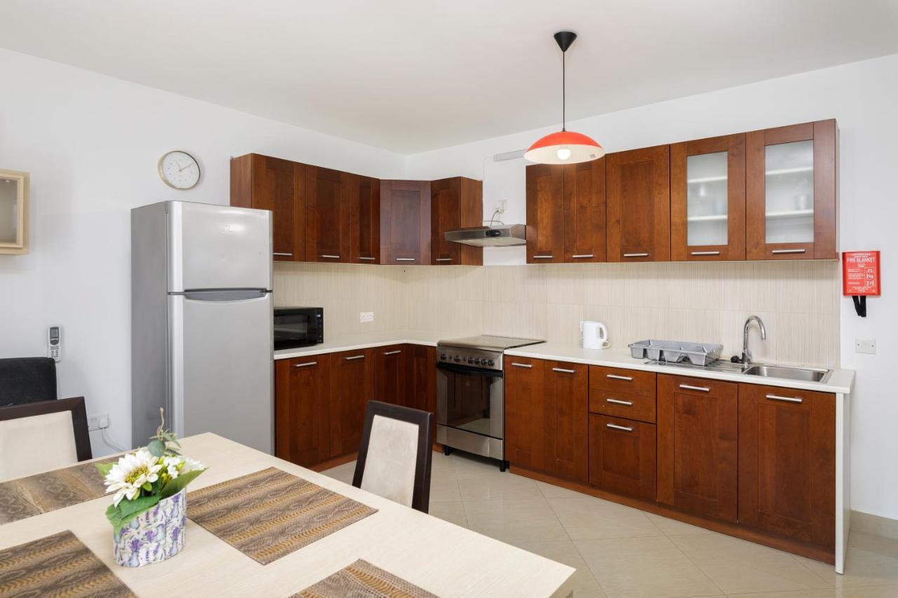 Hilltop Apartments - Stylish Comfort Living Close To The Sea, Bugibba St. Paul's Bay Exterior photo