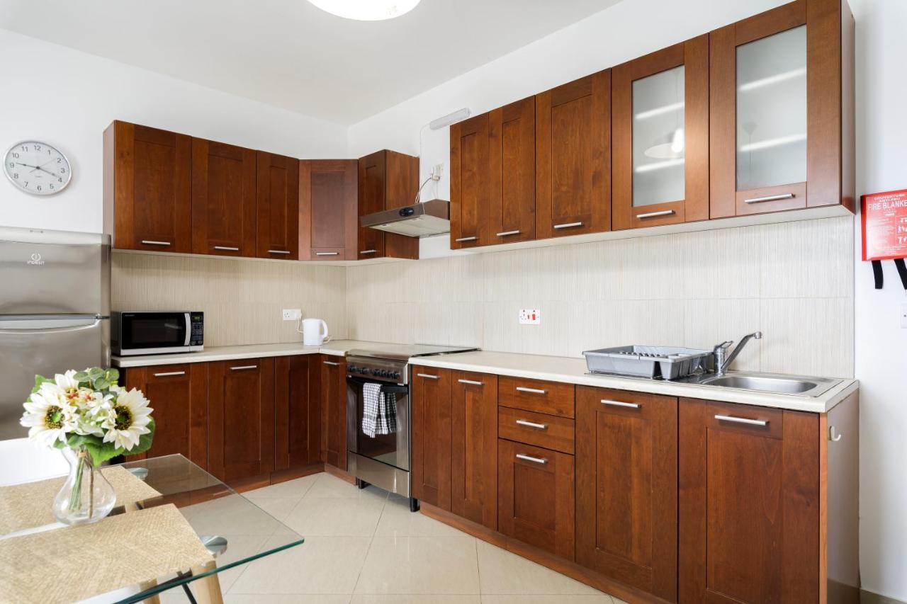 Hilltop Apartments - Stylish Comfort Living Close To The Sea, Bugibba St. Paul's Bay Exterior photo