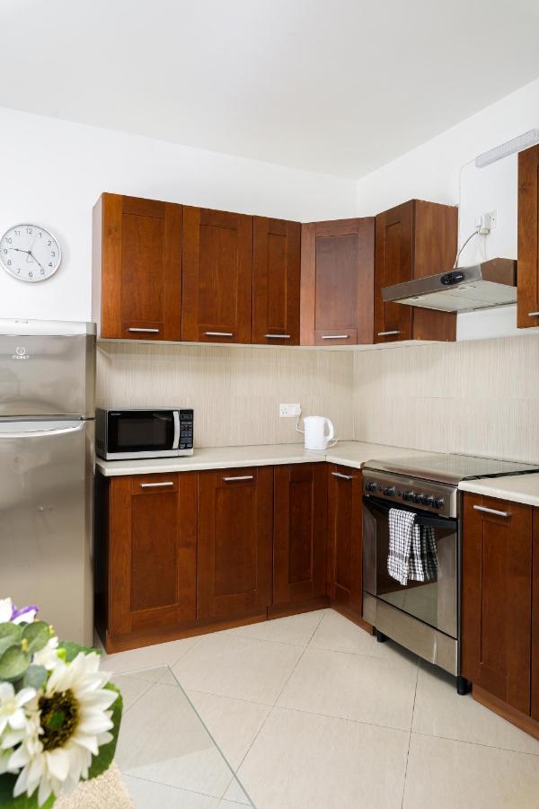 Hilltop Apartments - Stylish Comfort Living Close To The Sea, Bugibba St. Paul's Bay Exterior photo
