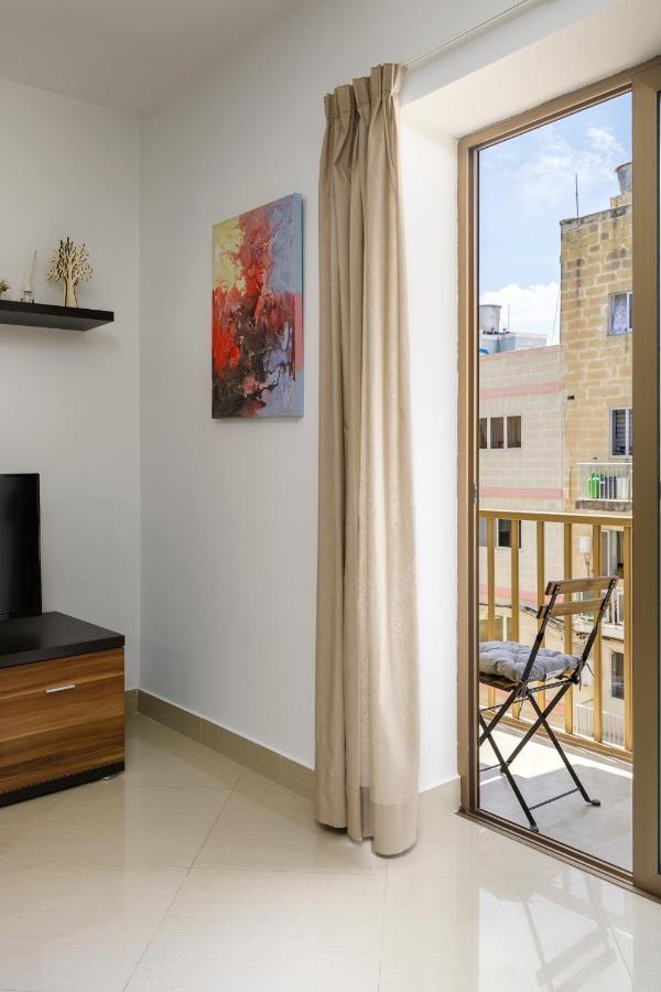Hilltop Apartments - Stylish Comfort Living Close To The Sea, Bugibba St. Paul's Bay Exterior photo