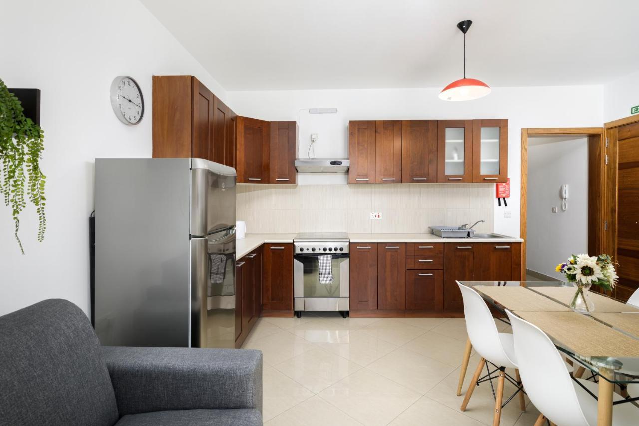 Hilltop Apartments - Stylish Comfort Living Close To The Sea, Bugibba St. Paul's Bay Exterior photo