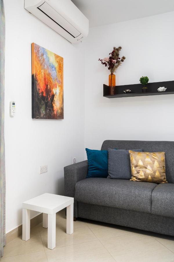 Hilltop Apartments - Stylish Comfort Living Close To The Sea, Bugibba St. Paul's Bay Exterior photo